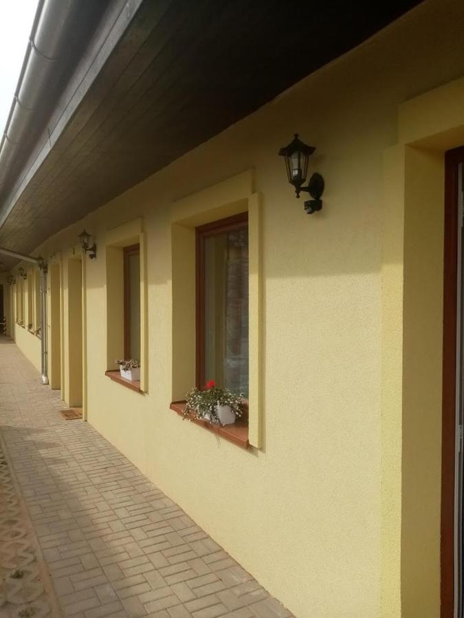 Penzion Alenka Valtice Exterior foto